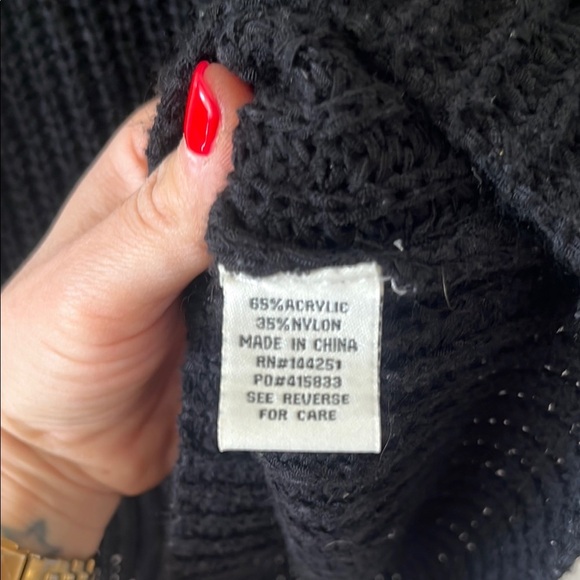 Black VNECK crotchet Knit Women's Tank Top MEDIUM minimalist neutral chic classy - Picture 4 of 7